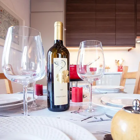 Regina A20 By Interhome Arveyes